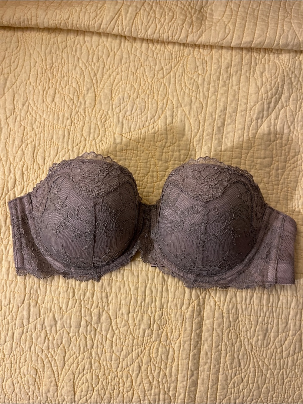 Victoria's Secret Lace Strapless Bra in Mauve